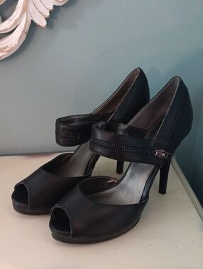 Nine & Co. Black Peep-Toe Zipper Strap Platform Heels